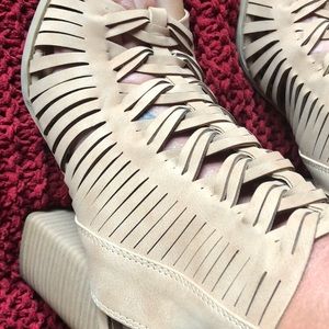 DV Block Heel Sandal